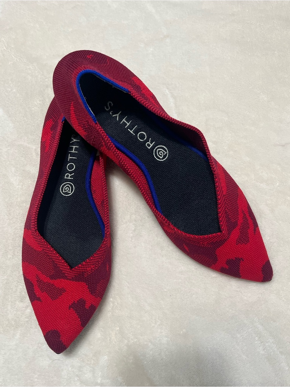 Rothy’s The Point Flats Size 11 Red Burgundy Camo Knit Pointed Toe Shoes - Picture 2 of 8